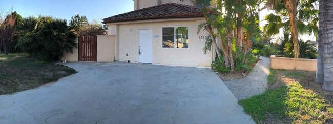 13151 Azores Ave