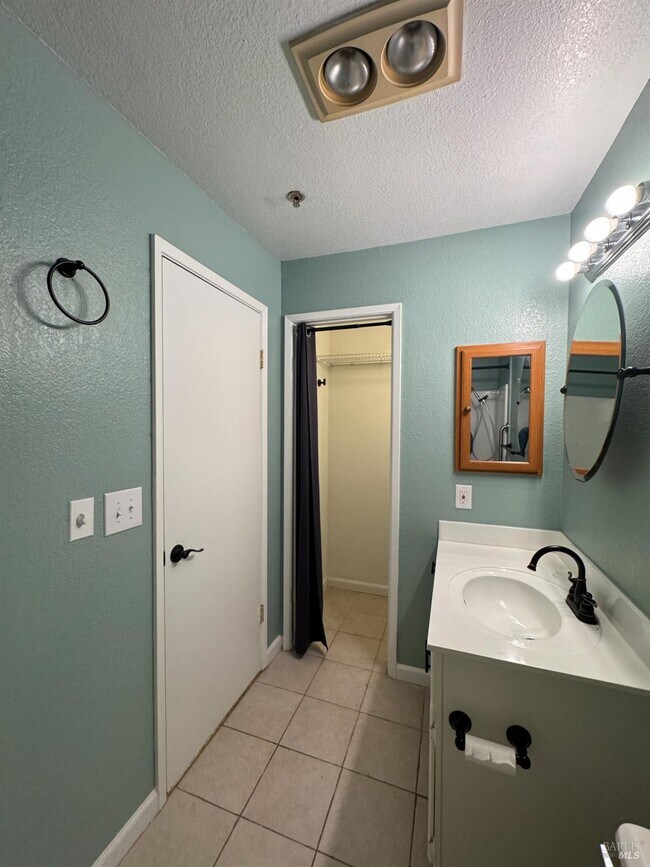 511 Lighthouse Dr in Vallejo, CA - Building Photo - Building Photo