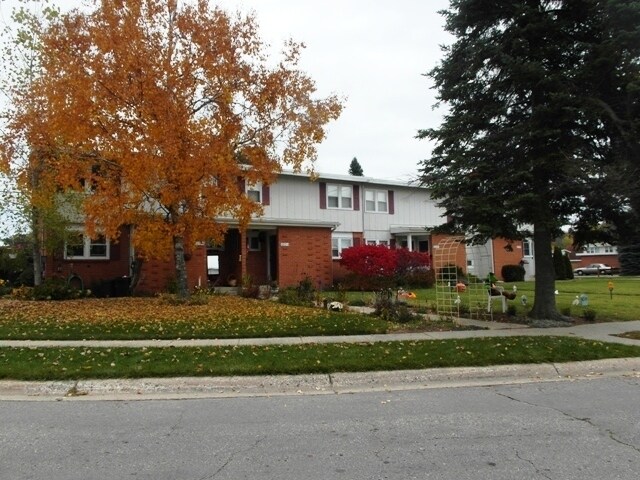 8212 Florida St in Oscoda, MI - Building Photo