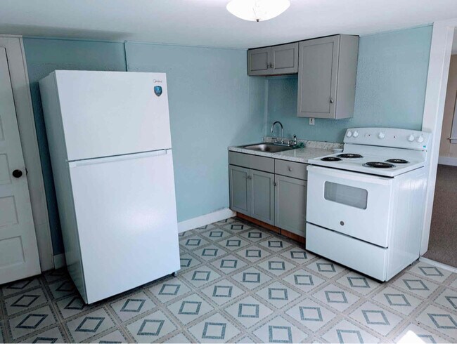 4 Academy St-Unit -2 in Stamford, NY - Building Photo - Building Photo