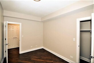 2230 N Sawyer Ave in Chicago, IL - Building Photo - Building Photo