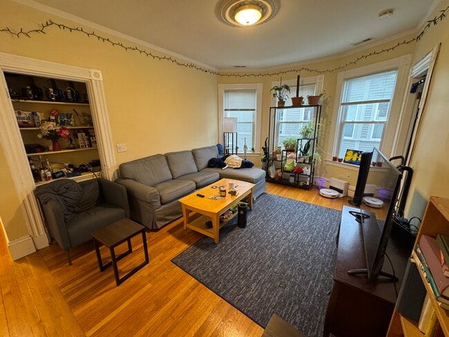 176 Elm St, Unit 3 in Cambridge, MA - Building Photo - Building Photo