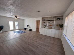 3020 Shirley Ln in Oklahoma City, OK - Building Photo - Building Photo