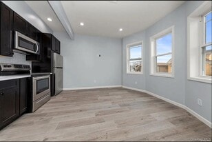32-17 105th St in Queens, NY - Building Photo