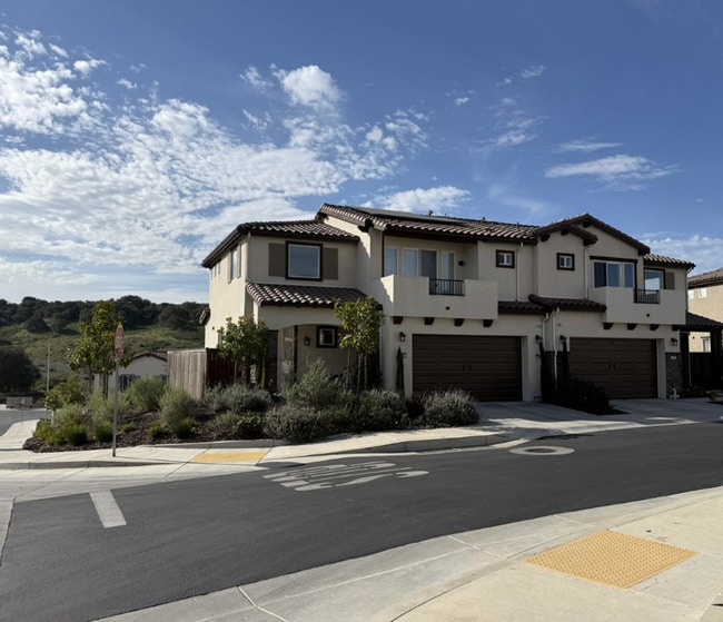 1180 Ginger Pl in Santa Maria, CA - Building Photo - Building Photo