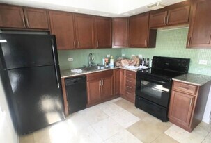 7626 N Milwaukee Ave, Unit ONE BEDROOM in Niles, IL - Building Photo
