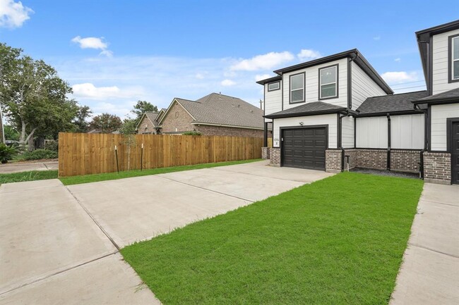 6914 Keats Ave in Houston, TX - Foto de edificio - Building Photo