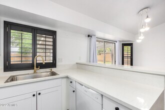 19 W Piute Ave in Phoenix, AZ - Building Photo - Building Photo