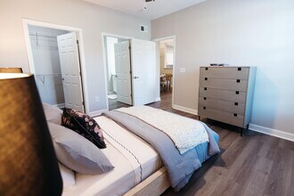 Reserve at Creekside in Chattanooga, TN - Foto de edificio - Building Photo