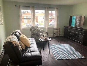 6013 W Gunnison St, Unit 2 in Chicago, IL - Building Photo - Building Photo