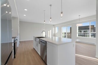 33 Carringham Gate NW in Calgary, AB - Building Photo - Building Photo