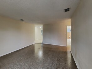 2205 Kingsland Ave in Orlando, FL - Building Photo - Building Photo