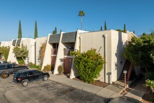 Las Colinas in Tucson, AZ - Building Photo