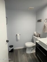 565 Spring Rd in Moorpark, CA - Building Photo - Building Photo