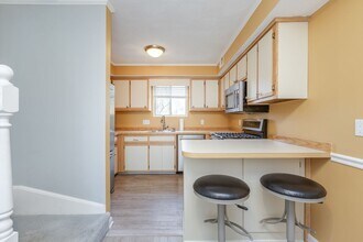 100 Merrimack Ave in Dracut, MA - Building Photo - Building Photo