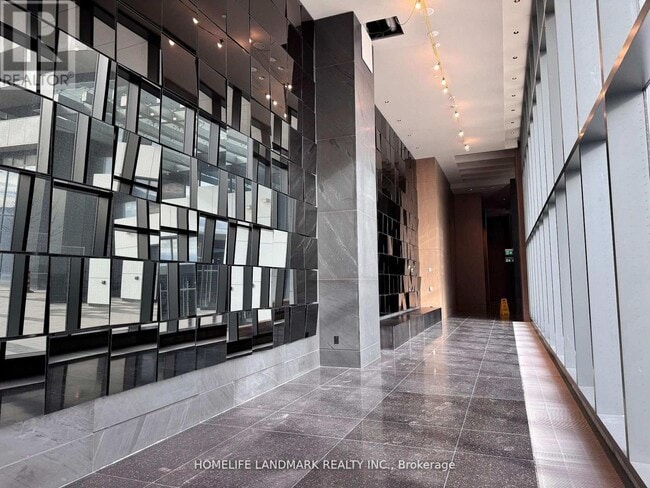 8 Interchange Wy in Vaughan, ON - Building Photo - Building Photo