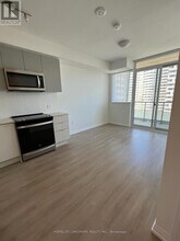 25-2025 Holly St in Toronto, ON - Building Photo - Building Photo