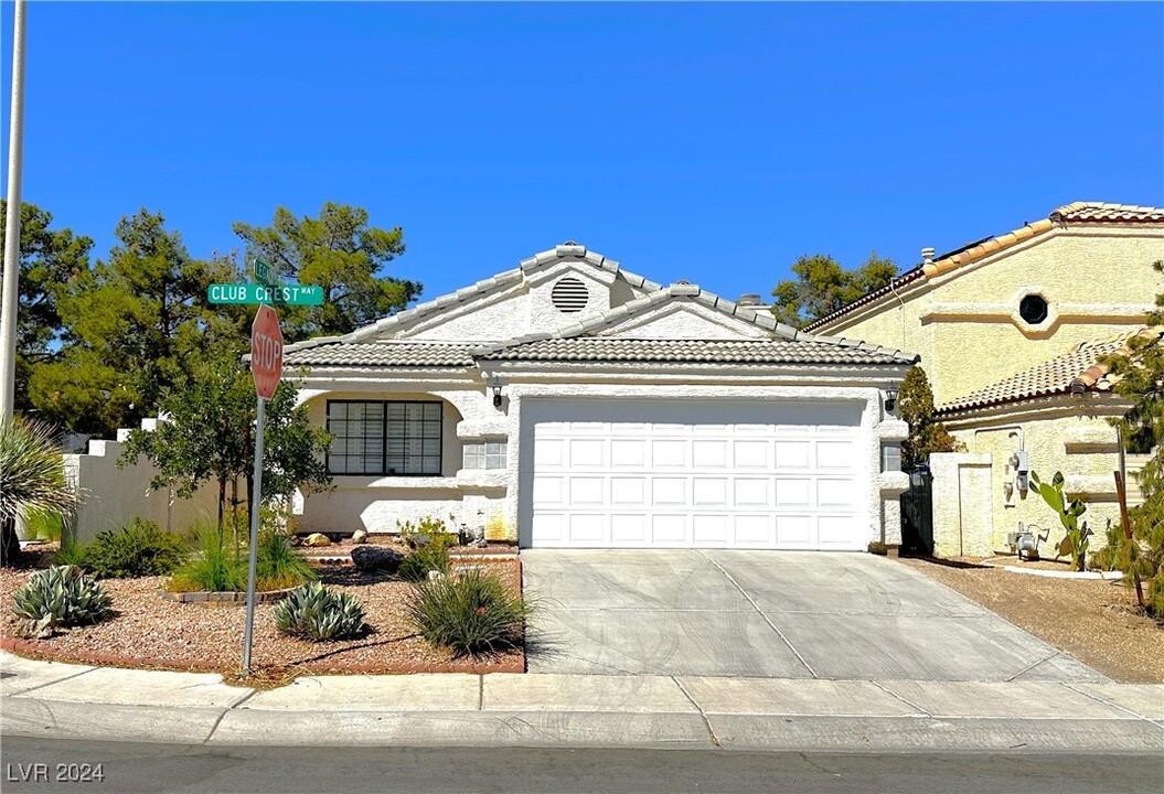 2098 Club Crest Way in Henderson, NV - Building Photo