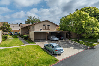 Melrose Place Townhomes in Chula Vista, CA - Building Photo - Building Photo