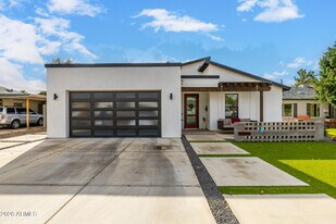 1831 E Montecito Ave in Phoenix, AZ - Building Photo