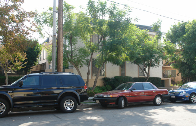 334 E Fairview Ave in Glendale, CA - Foto de edificio - Building Photo