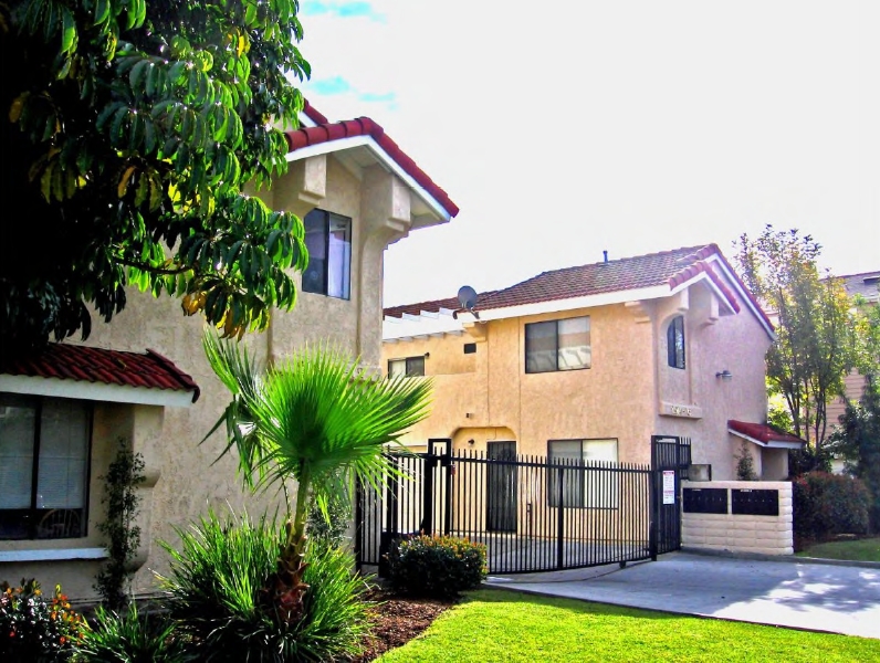 21910 Belshire Ave in Hawaiian Gardens, CA - Building Photo