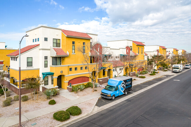 123 N Washington St in Chandler, AZ - Foto de edificio - Building Photo