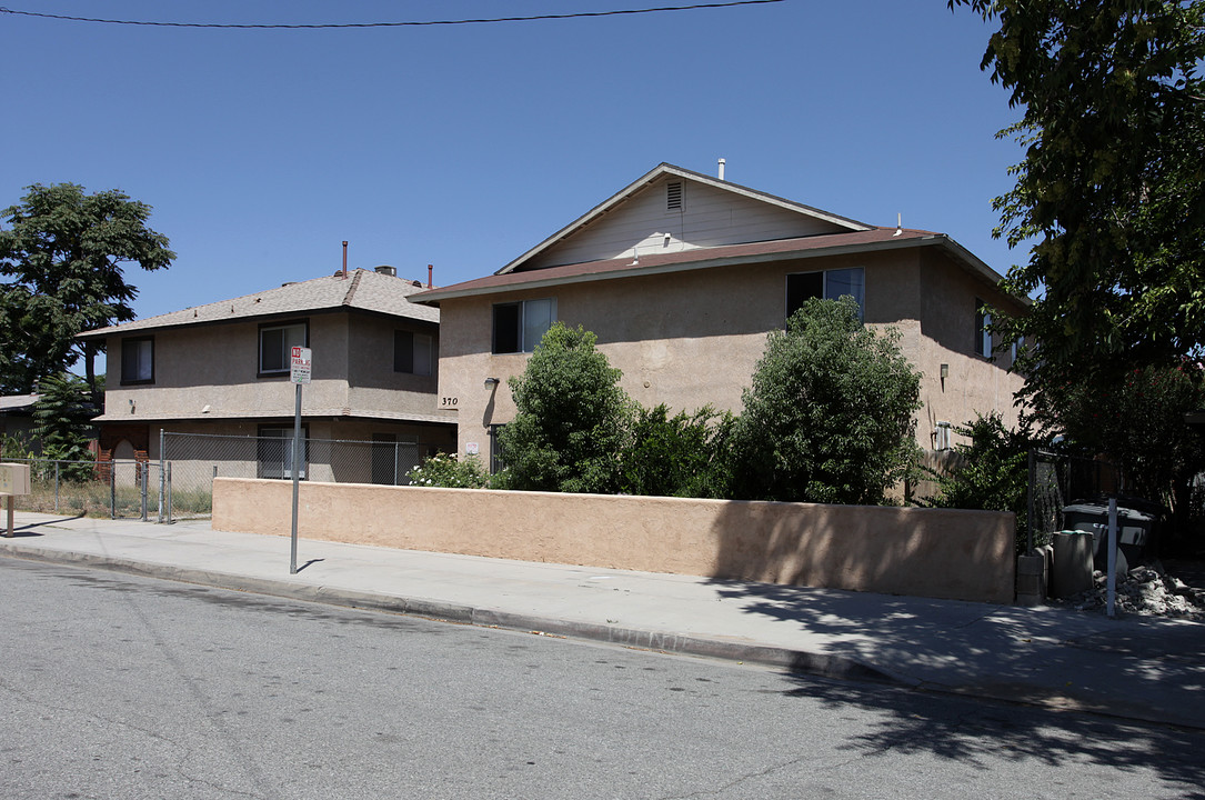 370 E 6th St in Perris, CA - Building Photo