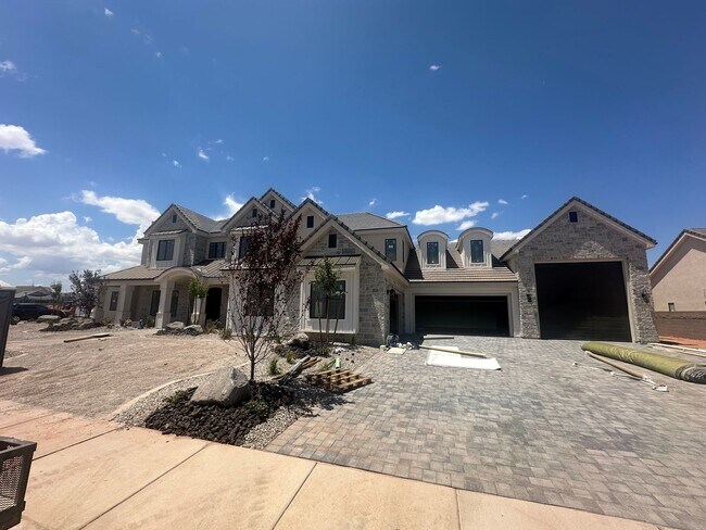 2752 S 240 W in Washington, UT - Foto de edificio - Building Photo