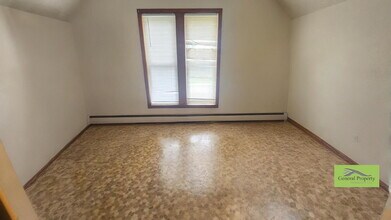 2008 Crescent Ave in Eau Claire, WI - Building Photo - Building Photo