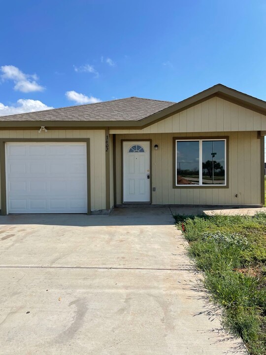 3602 E 3rd Pl in Lubbock, TX - Building Photo