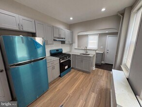 638 W Russell St in Philadelphia, PA - Building Photo - Building Photo