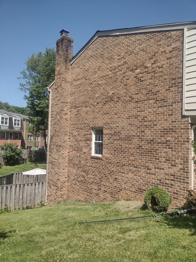 19 Oak Shade Rd in Gaithersburg, MD - Building Photo - Building Photo