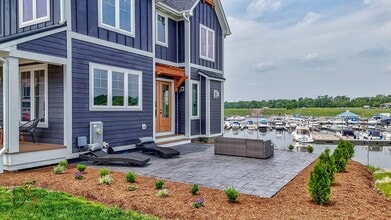 208 Leeward Way in Ottawa, IL - Building Photo - Building Photo