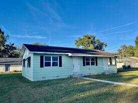 38601 6th Ave in Zephyrhills, FL - Building Photo