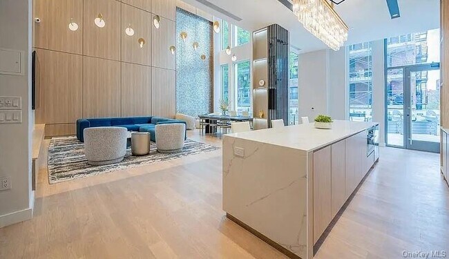 136-18 Maple Ave in Queens, NY - Foto de edificio - Building Photo