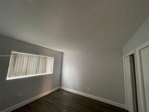 2330 NW 11th St in Miami, FL - Building Photo - Building Photo