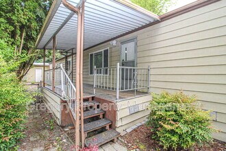 19505 129th Ave NE in Bothell, WA - Building Photo - Building Photo