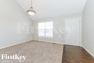 522 Johnston Pkwy in Raymore, MO - Foto de edificio - Building Photo