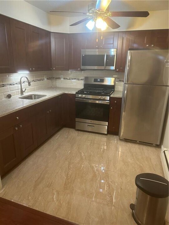 695 Belmont Ave in Brooklyn, NY - Building Photo