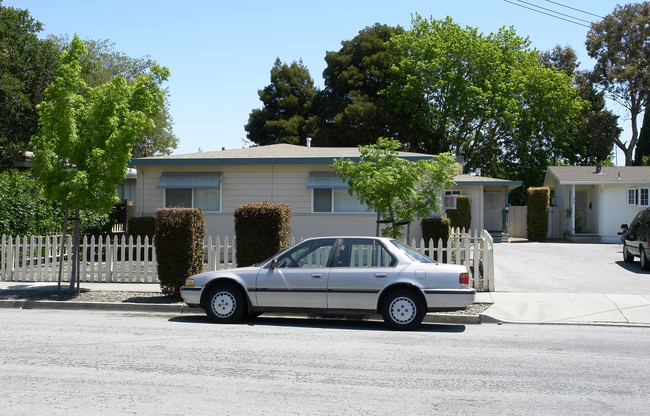 1036 Jones Ct in Redwood City, CA - Building Photo - Building Photo