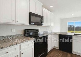 4007 Meredith Woods Ln in Winston-Salem, NC - Building Photo - Building Photo