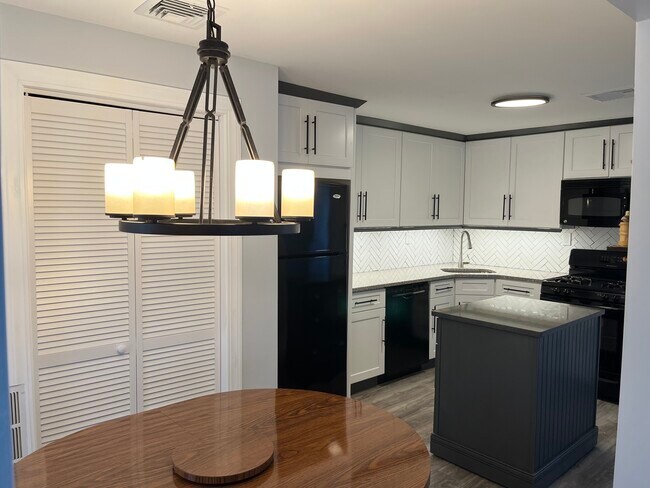 2 New York Ave, Unit 2 in Middletown, NY - Foto de edificio - Building Photo