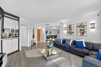 3640 Yacht Club Dr in Aventura, FL - Building Photo - Building Photo
