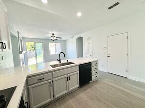 3078 Tintorera Way in Sacramento, CA - Building Photo - Building Photo
