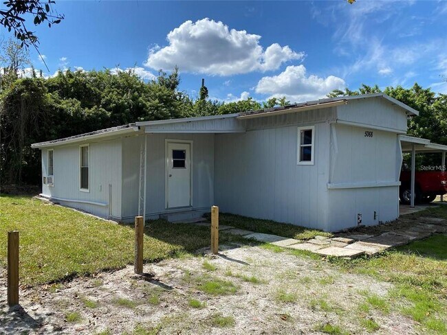 5068 Santos Rd in Kissimmee, FL - Building Photo - Building Photo