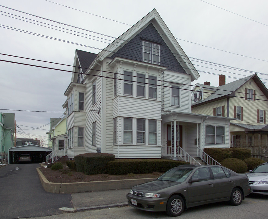 26 Cedar St in Taunton, MA - Building Photo