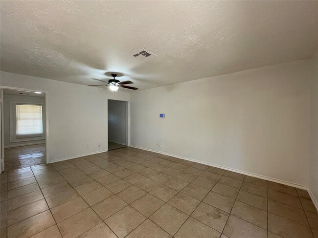 6664 W Fuqua St in Missouri City, TX - Building Photo - Building Photo