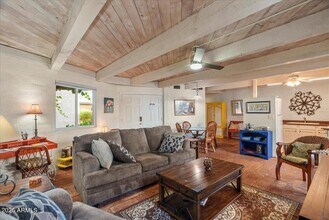 6840 E 2nd St in Scottsdale, AZ - Foto de edificio - Building Photo