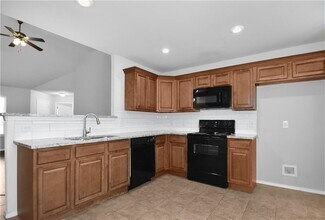 1240 Lariat Dr in Centerton, AR - Building Photo - Building Photo